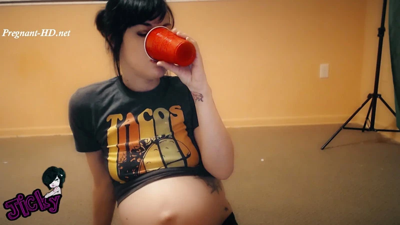JickyJ in Video Big Belly Noodle and Burp [Bbc, Facesitting] (2023/Mp4/1000 MB)