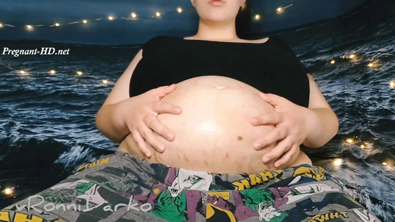 Ronni Dark in Video Seven Month Pregnant Belly Admiration [Hugeboobs, Pantyhose] (2023/Mp4/1000 MB)